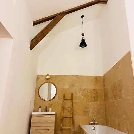 Maison Entierement Renovee Avec Piscine Privative Esclottes