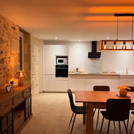 Maison Entierement Renovee Avec Piscine Privative Esclottes