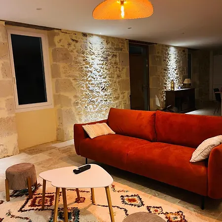 Maison Entièrement Rénovée Avec Piscine Privative *