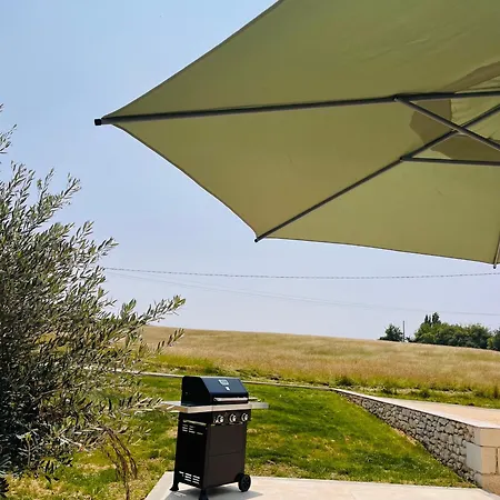 Maison Entierement Renovee Avec Piscine Privative *