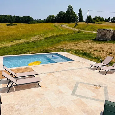 Maison Entièrement Rénovée Avec Piscine Privative Esclottes