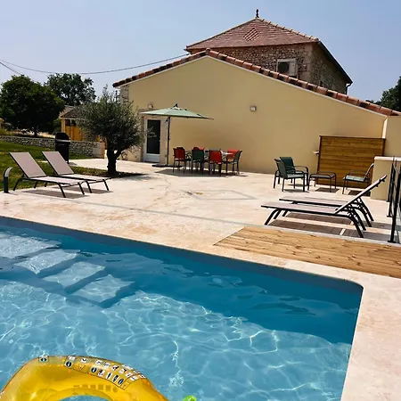 Maison Entièrement Rénovée Avec Piscine Privative Casa vacanze *