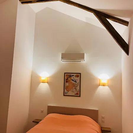 Maison Entièrement Rénovée Avec Piscine Privative *