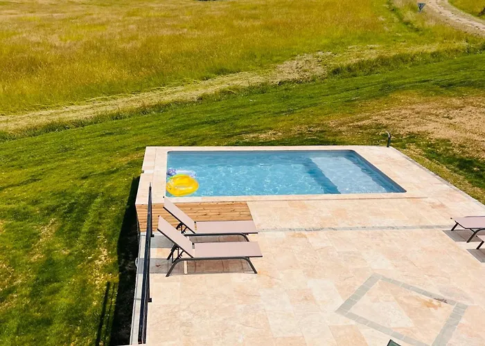 Maison Entierement Renovee Avec Piscine Privative Ferienhaus Esclottes