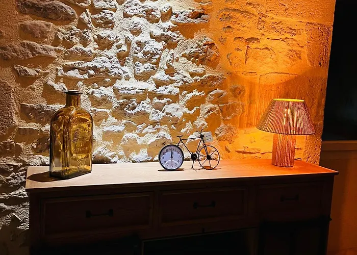 Maison Entierement Renovee Avec Piscine Privative *