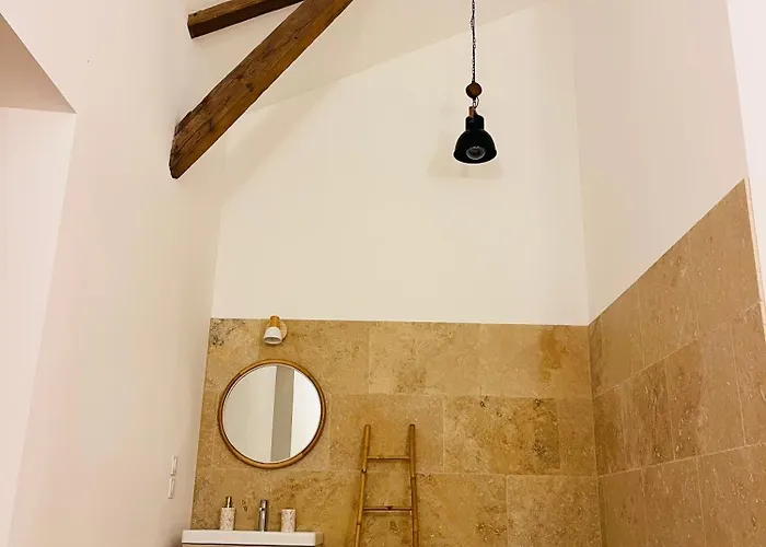 Maison Entierement Renovee Avec Piscine Privative Esclottes