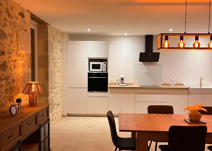 Maison Entierement Renovee Avec Piscine Privative Esclottes