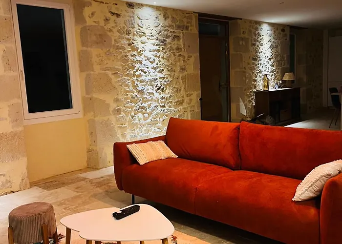 Maison Entierement Renovee Avec Piscine Privative *