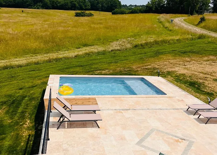 Maison Entierement Renovee Avec Piscine Privative * Esclottes