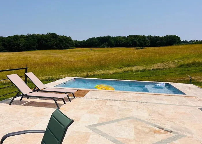 Maison Entierement Renovee Avec Piscine Privative Ferienhaus