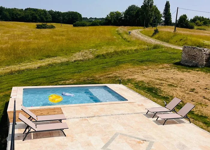 Maison Entierement Renovee Avec Piscine Privative Ferienhaus Esclottes